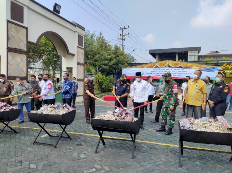 Kejari Sidoarjo Musnahkan Narkoba