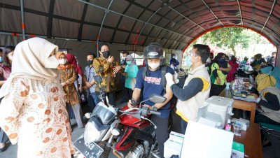 Jemput Bola dan Drive Thru Percepat Vaksinasi di Banyuwangu