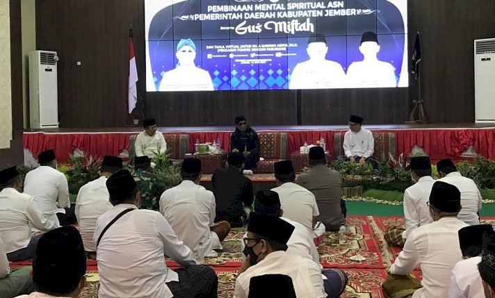 Siraman Rohani untuk OPD, Camat dan Lurah, Bupati Jember Undang Gus Miftah untuk Beri Pencerahan