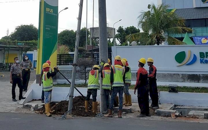 PLN Bangun Penyulang 47 Km di Jember