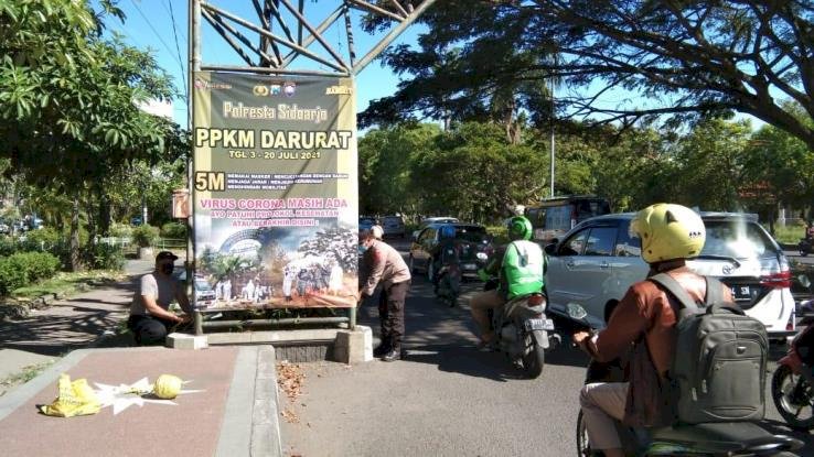 Polresta Sidoarjo Sebar Sosialisasi PPKM Darurat