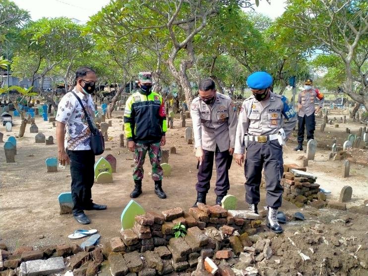 Penggali Kubur Temukan Mortir