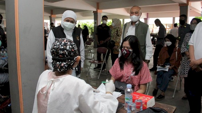 Gubernur Khofifah Lindungi Anak Jatim dengan Masifkan Vaksinasi Covid-19