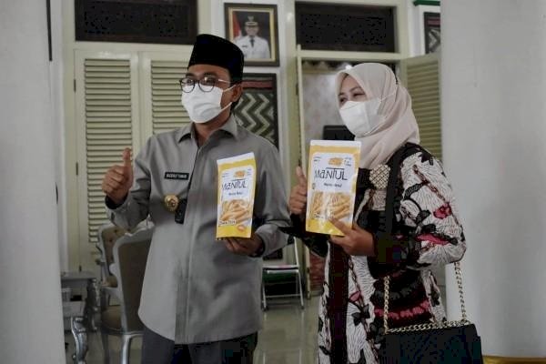 Dapat Bantuan Alat Usaha, Eka: Terima Kasih Mas Bupati Tamam, WUB Sangat Membantu 