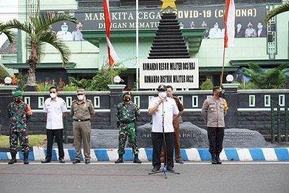 Wabup Irwan Lakukan Edukasi Sebelum Pindahkan Pasien Isoman ke Isoter