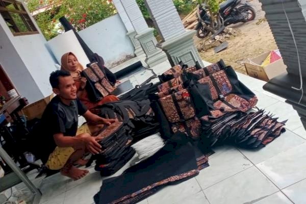 Hasil Program WUB Pamekasan Mulai Tampak, Produk Tas, Songkok, Sarung Tenun Banyak Pesanan