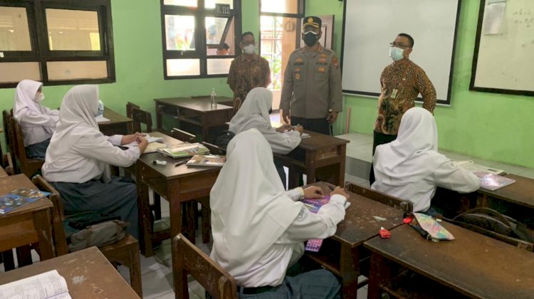 Kapolresta Sidoarjo Pantau PTM Terbatas