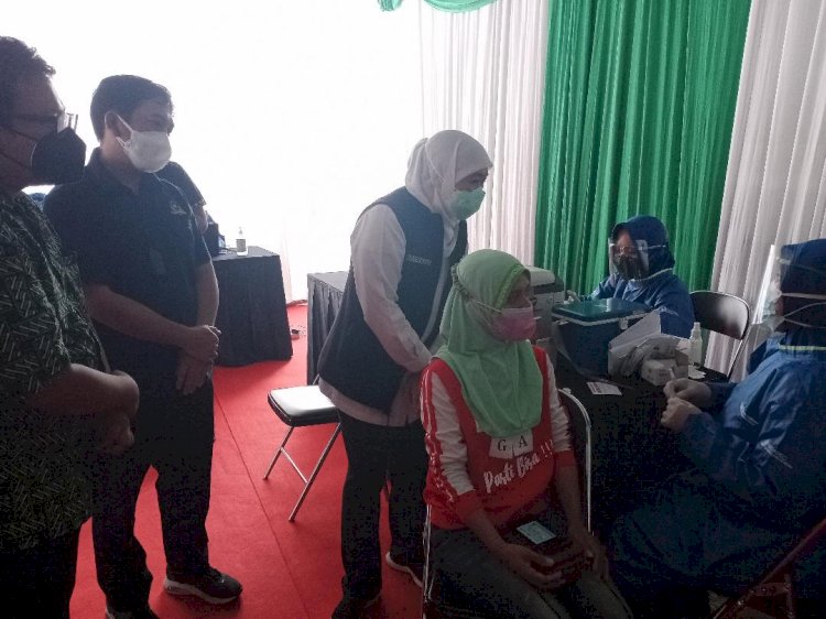 Khofifah Inginkan Vaksin Gotong Royong Diminati Perusahaan