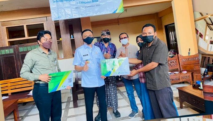 Anggota Dewan Kesenian Terima Kartu BPJS Ketenagakerjaan Usai Audiensi dengan Wakil Bupati Blitar