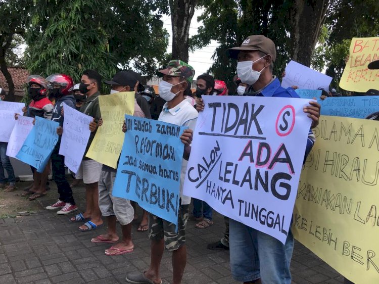 APELLTI dan GKNI Demo KPKNL Jember, Tuntut Agar Lelang Kertas Leces Dilaksanakan Ulang