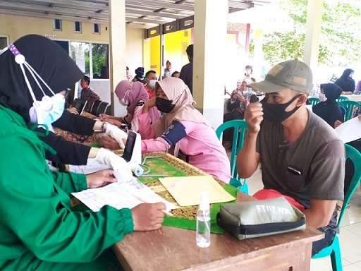 Pemdes Banyuwuluh, Targetkan 90 Persen Vaksinasi Selesai Akhir 2021