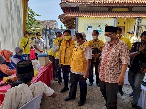 Gelar Vaksinasi Warga Suku Tengger dan Kader Golkar