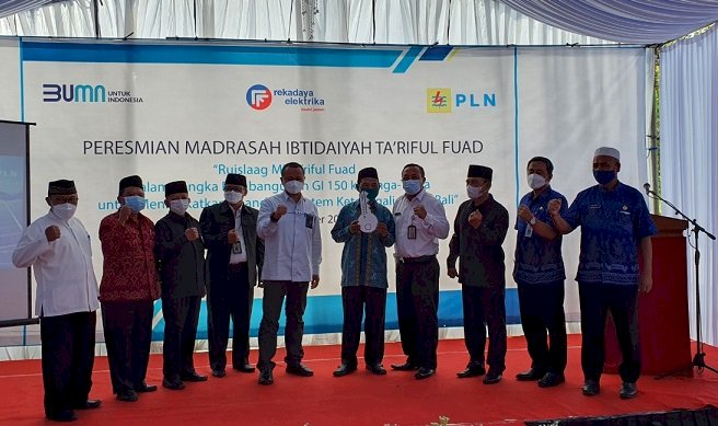 Rampungkan Ruislaag, PLN Serahkan Gedung Madrasah Ibtidaiyah Ta'riful Fuad