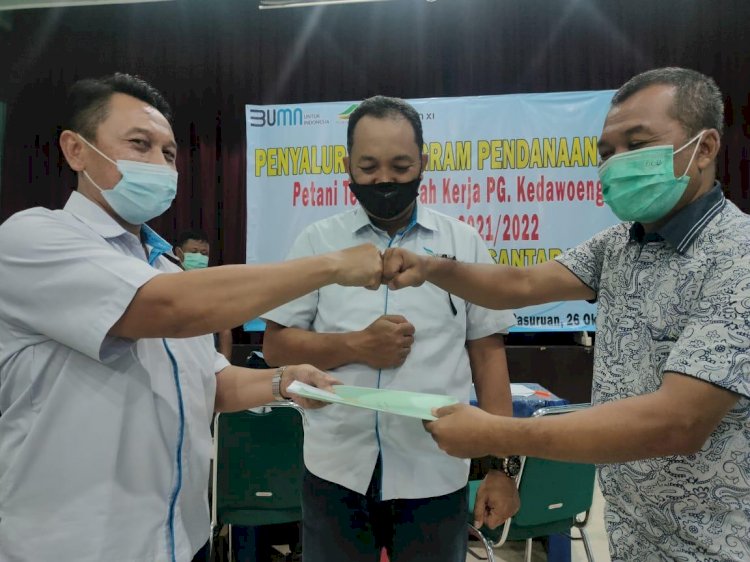 PTPN XI Salurkan Rp 4,3 M untuk  Modal Kerja Petani Tebu