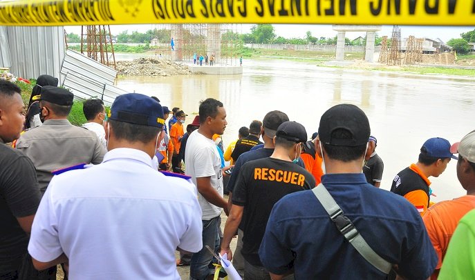 Tragedi Penyebrangan Sungai Bengawan Solo di Bojonegoro; 11 Selamat, Tujuh Hilang