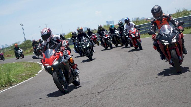 Komunitas CBR Pacu Adrenalin di CBR Track Day Surabaya