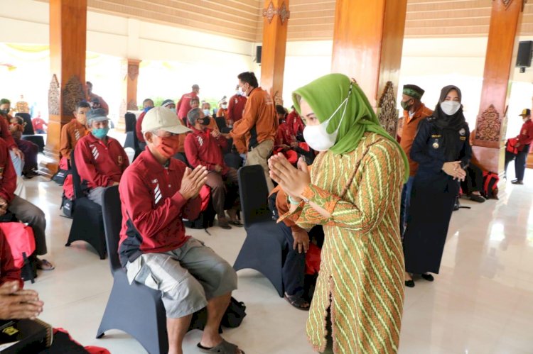 Tukang Becak Empat Kelurahan Disosialisasi Cukai Rokok