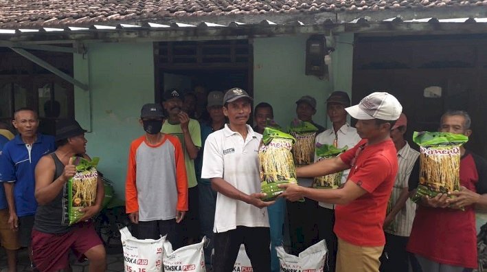 Pemkab Bojonegoro Salurkan Bantuan Pupuk Subsidi dan Benih Padi