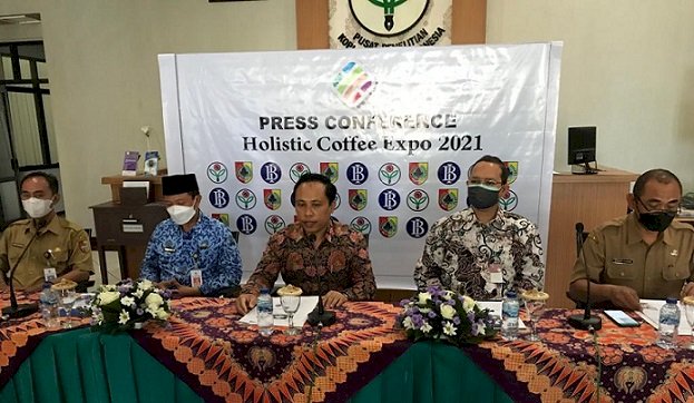 Pemkab Jember Gandeng Puslitkoka Kembangkan Potensi Kopi Melalui HCE 2021