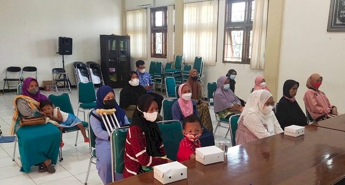 Penyandang Disabilitas Tuban Dapat Pelatihan Menjahit