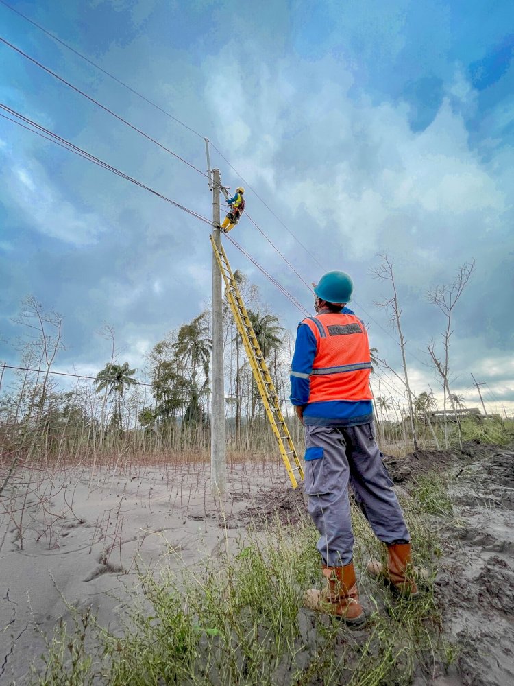 PLN Berhasil Pulihkan 112 Trafo dan 28.041 Warga Kembali Dapat Akses Listrik