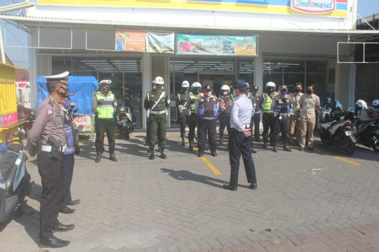 Pos Nataru di Mojokerto Terapkan Suntik Vaksin di Tempat