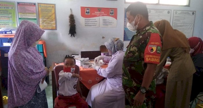 Siswa Antusias Ikuti Vaksinasi di SDN Kecamatan Magetan dan Ngariboyo