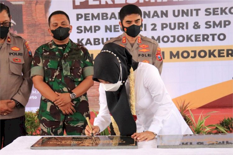 Dua SMPN Diresmikan Bupati Ikfina