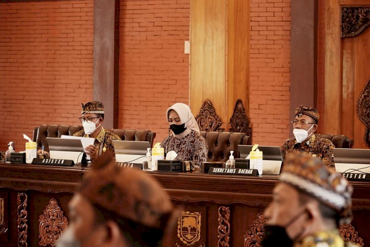 Ning Ita Buka Bimtek dan Evaluasi LPPD