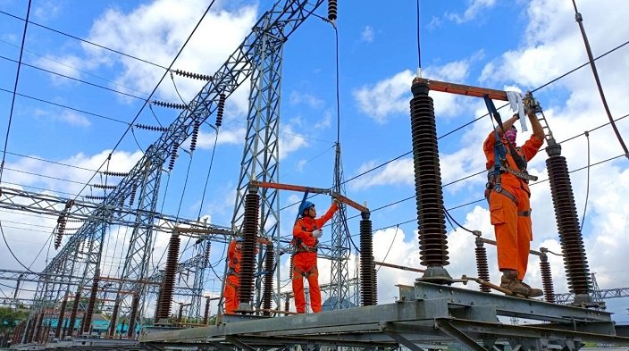 Konsisten Jaga Keandalan, PLN Terus Lakukan Pemeliharaan Infrastruktur