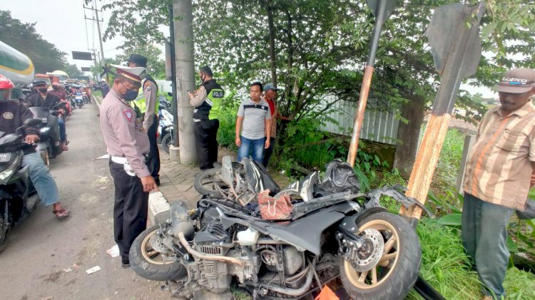 Terobos Palang Pintu, Tewas Ditabrak KA Logawa