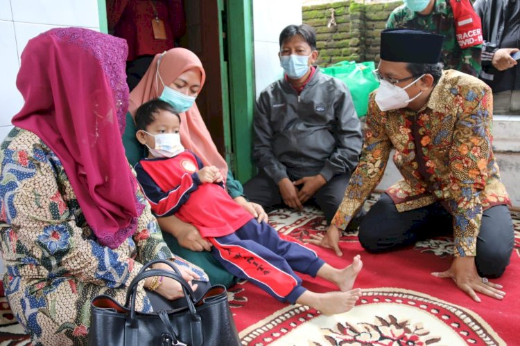 Pemkab Tanggung Pengobatan Bocah Kelainan Usus