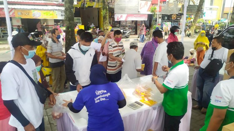 Migor Langka, Warga Jombang Serbu Pasar Murah