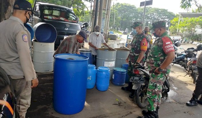 Kembalikan Fungsinya, Tiga Pilar Kecamatan Pabean Cantian Lakukan Yustisi