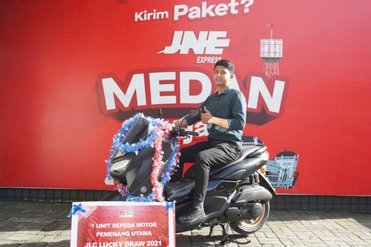 JNE Beri Hadiah Member JNE Pemenang Luck Draw 2022