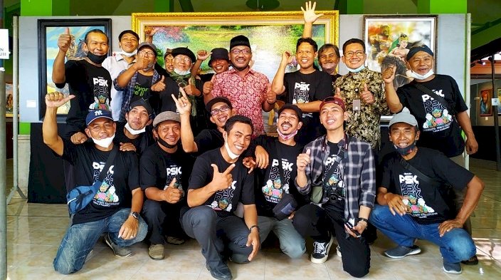 Pameran Lukisan Para PSK di Kecamatan Bandung Menjadi Daya Tarik Pengunjung