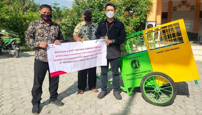 PHE TEJ Bantu 6 Gerobak Sampah pada DLH Tuban