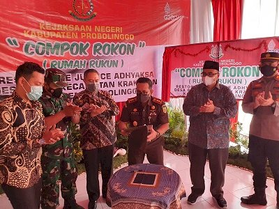 Kejaksaan Kraksaan Launching Compok Rokon di Desa Bulu