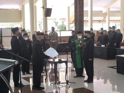 Bupati Salwa Lantik Bambang Soekwanto Menjadi Sekda