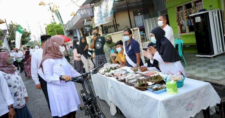 Bupati Ipuk Borong Makanan dan Motivasi Pelaku UMKM