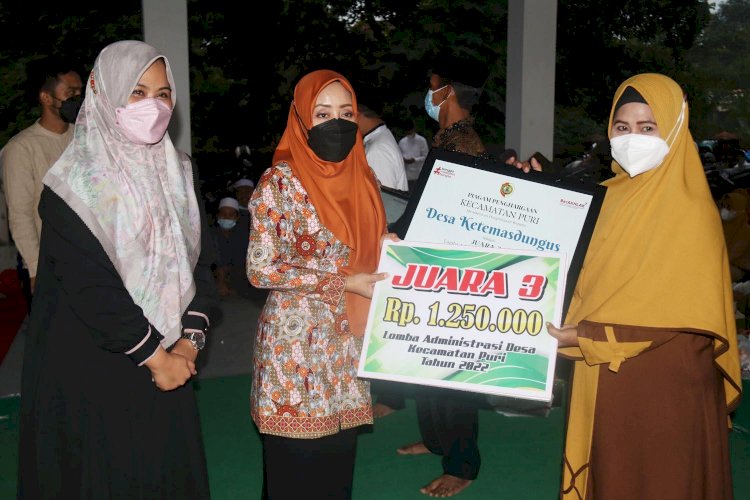 Ikfina Serahkan Penghargaan Lomba Administrasi Desa