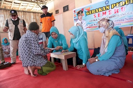 TP PKK Probolinggo Serahkan Rp 289 Juta Korban Semeru, 1 KK Dapat Rp 1 Juta