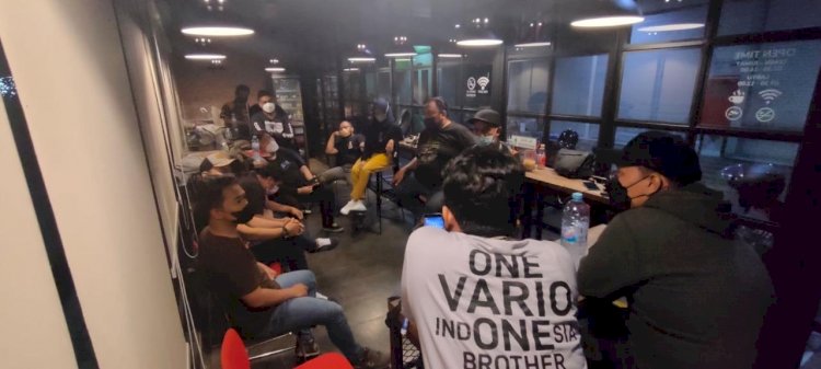 Komunitas Honda Vario Bukber di MPM Rider Café