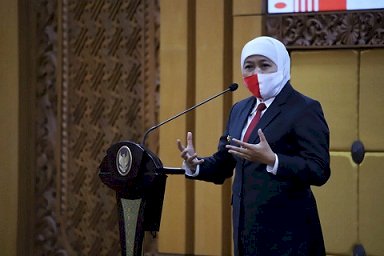 Gubernur Khofifah Dorong ASN Proaktif Lahirkan Inovasi untuk Wujudkan Indonesia Emas 2045  Peringatan Hari Otda ke XXVI