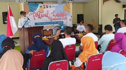 Bupati Salwa Gelar Festival Lansia