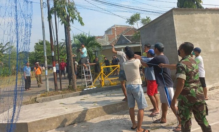 Bersama Warga, Babinsa Ajak Bangun Semangat Gotong Royong