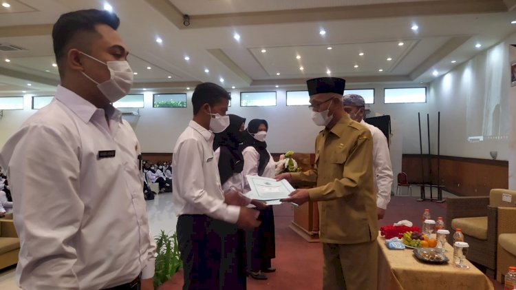 Bupati Salwa Serahkan SK Pengangkatan 565 PPPK