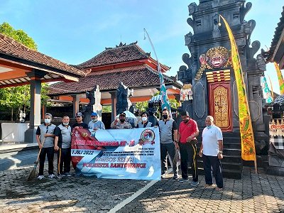 Polresta Banyuwangi Gelar Bersih-Bersih di Tempat Ibadah