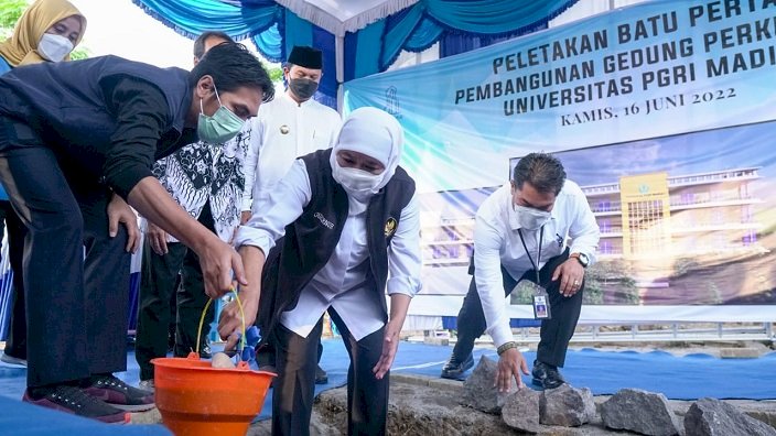 Resmikan Gedung Laboratorium Terpadu Universitas PGRI Madiun, Khofifah: Potensi Besar Penguatan SDM Madiun Raya