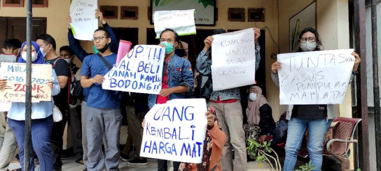 Puluhan Pembeli Tanah Kavling Meluruk Kantor Pengembang